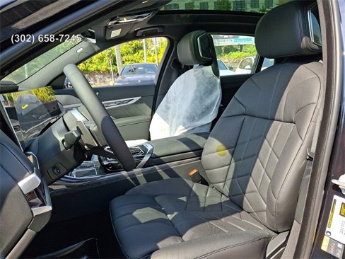 New 2026 BMW 750e xDrive w/ Premium Package image 12