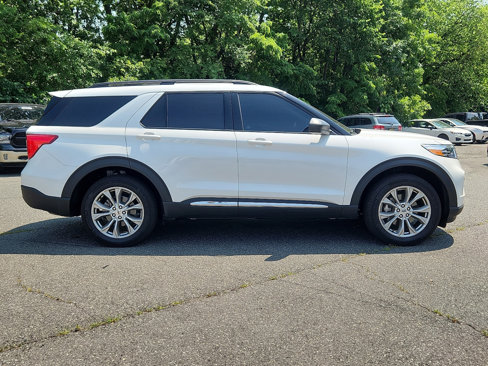 Used 2024 Ford Explorer XLT w/ Equipment Group 202A image 6