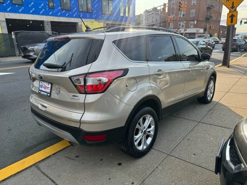 Used 2018 Ford Escape SEL image 5