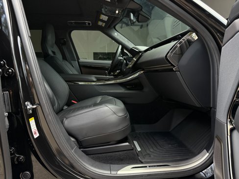 Used 2024 Land Rover Range Rover Sport image 25
