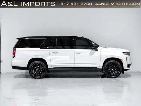 Used 2023 Cadillac Escalade ESV Sport Platinum w/ LPO, ONYX Package image 16
