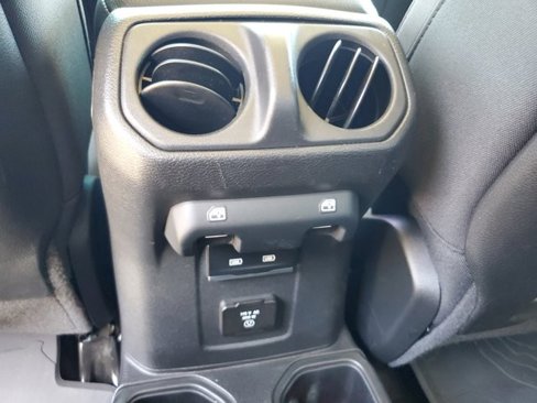 Used 2022 Jeep Gladiator Rubicon w/ LED Lighting Group image 15
