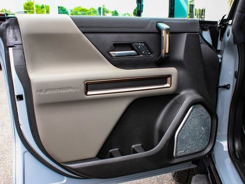 Used 2025 GMC Hummer EV 2X image 8