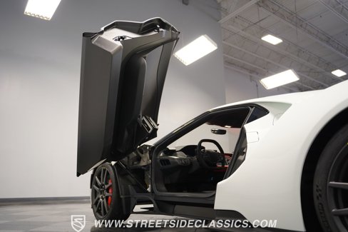 Used 2017 Ford GT image 38