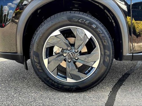 Certified 2025 Nissan Rogue SV image 7