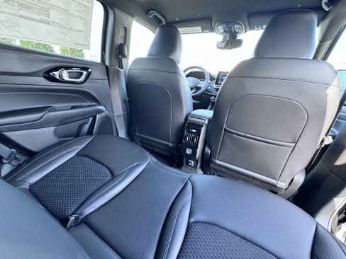 New 2026 Jeep Compass Latitude image 27
