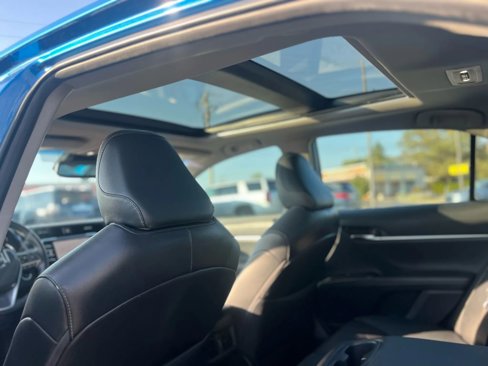 Used 2019 Toyota Camry XSE image 16