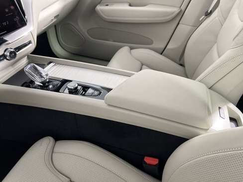 New 2026 Volvo XC60 T8 Ultra w/ Protection Package Premier image 22