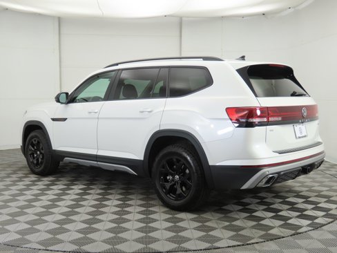 New 2026 Volkswagen Atlas Peak Edition image 8