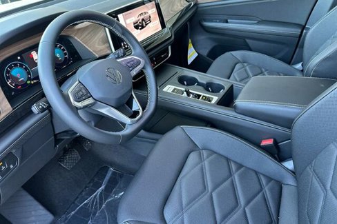 New 2026 Volkswagen Atlas SE image 10