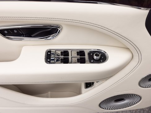 New 2025 Bentley Bentayga image 20