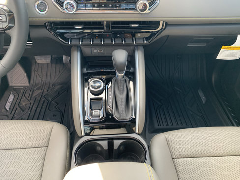 New 2026 Chevrolet Colorado ZR2 w/ Technology Package image 21