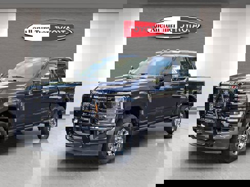 Used 2024 Ford F350 Lariat w/ Lariat Ultimate Package image 3