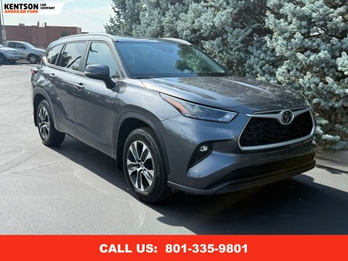 Used 2025 Toyota Highlander XLE image 13