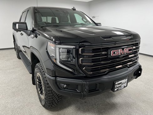 Used 2024 GMC Sierra 1500 AT4X image 2