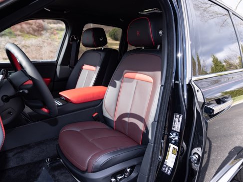 New 2025 Rolls-Royce Cullinan image 23