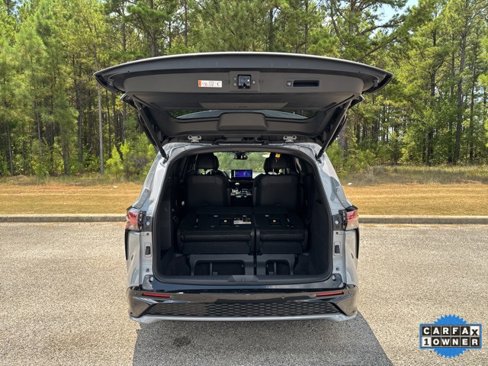 Used 2025 Toyota Sienna XSE image 8