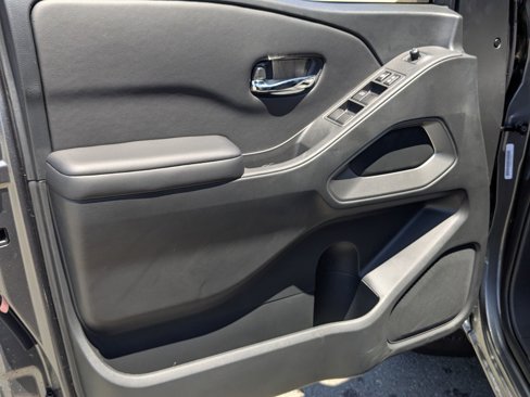 New 2025 Nissan Frontier SV image 9
