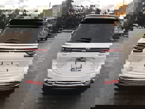 New 2025 Jeep Grand Cherokee Laredo image 19