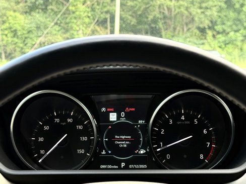 Used 2020 Land Rover Discovery Landmark image 15