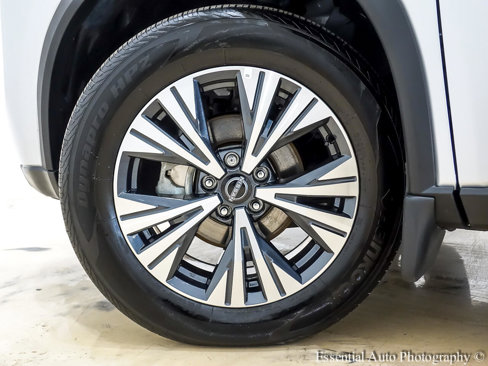 Used 2023 Nissan Rogue SV image 12