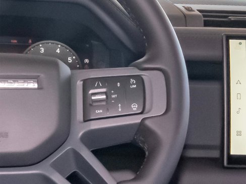 New 2025 Land Rover Defender 110 X-Dynamic SE image 14