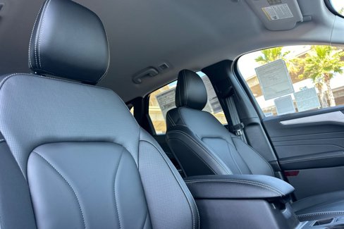 New 2025 Ford Escape SE image 16