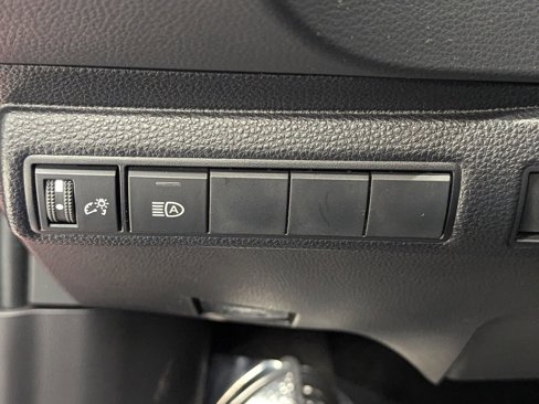 Used 2022 Toyota Corolla LE w/ LE Convenience Package image 12