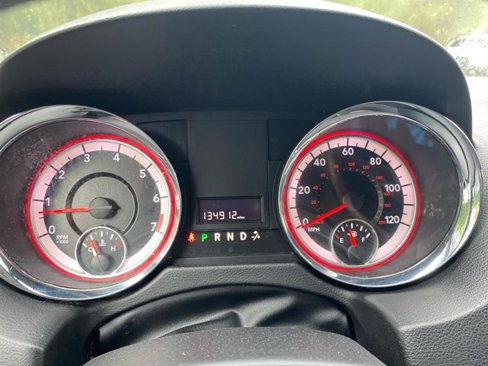 Used 2019 Dodge Grand Caravan SE w/ UConnect Hands-Free Group image 15