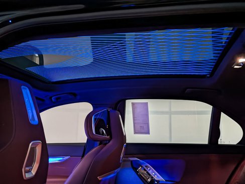 New 2026 BMW 750e xDrive w/ Premium Package image 8