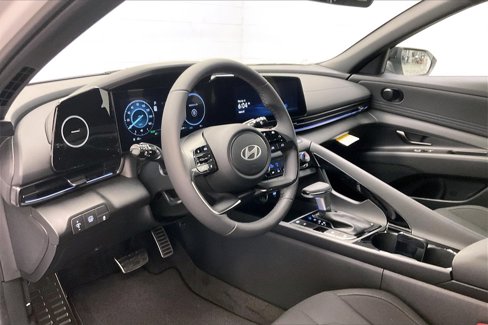 New 2025 Hyundai Elantra SEL image 7