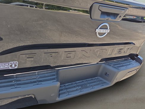 Used 2025 Nissan Frontier SV image 5