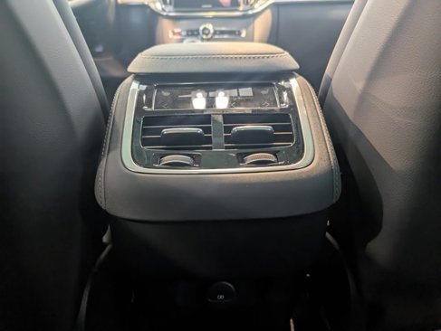 New 2026 Volvo XC90 B6 Plus w/ Protection Package Premier image 26