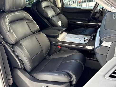 New 2025 Lincoln Navigator Reserve image 12