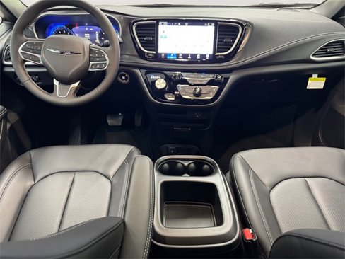 New 2026 Chrysler Pacifica Select image 15