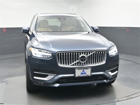 Used 2024 Volvo XC90 B6 Ultimate w/ Lounge Package image 2