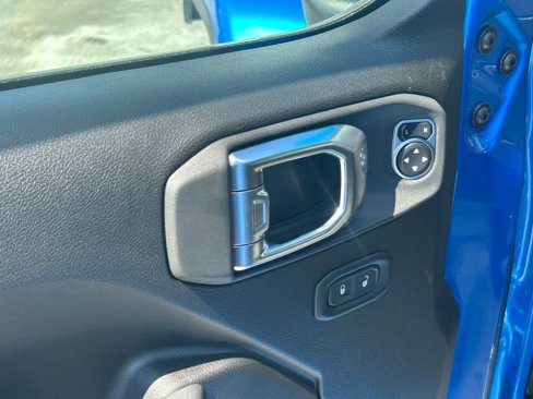 New 2025 Jeep Wrangler Unlimited Rubicon image 27