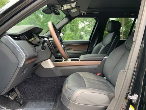 New 2025 Land Rover Range Rover SE image 11