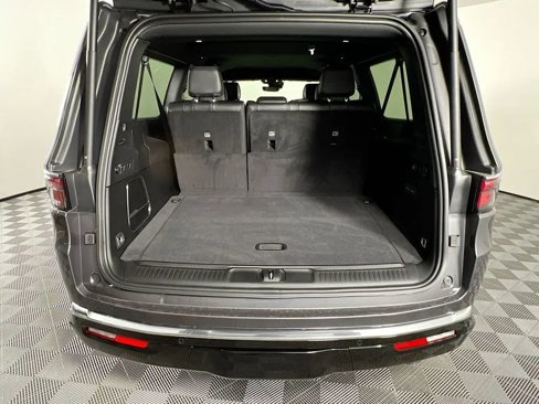 New 2024 Jeep Wagoneer L 4WD w/ HD Trailer Tow Package image 28