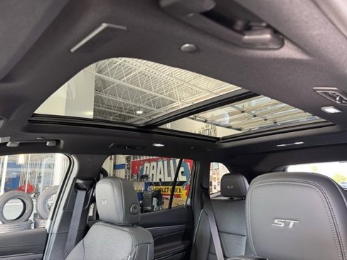 New 2026 Buick Enclave Sport Touring w/ Power Package image 8