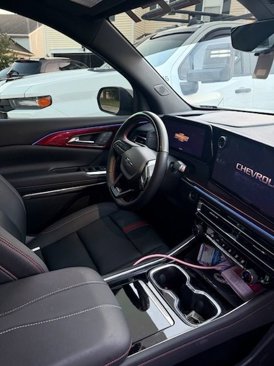 Used 2024 Chevrolet Traverse RS image 6