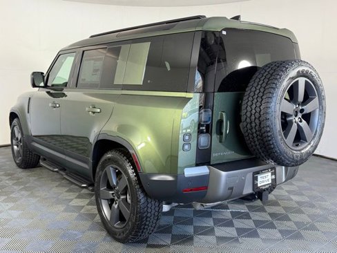 New 2026 Land Rover Defender 110 S image 4