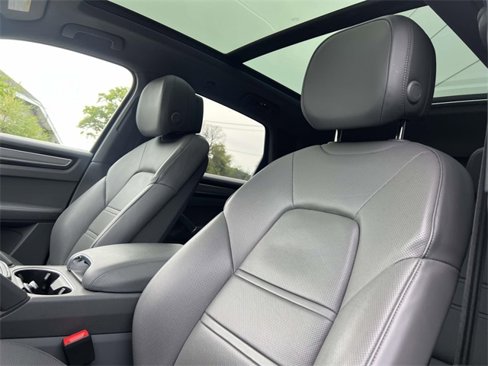 Certified 2023 Porsche Cayenne image 5