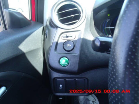 Used 2014 Honda Insight EX image 11