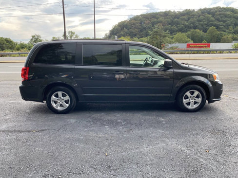 Used 2012 Dodge Grand Caravan SXT w/ Entertainment Group 1 image 5