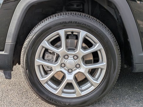 Certified 2024 Jeep Compass Latitude w/ Sun and Sound Group image 10