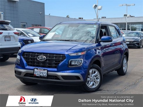 Used 2025 Hyundai Venue SE image 1