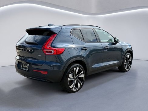 New 2026 Volvo XC40 B5 Plus w/ Protection Package Premier image 4