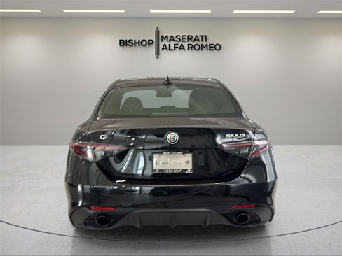 New 2025 Alfa Romeo Giulia AWD image 4