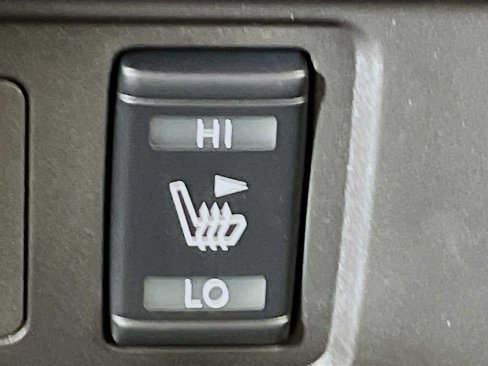 Used 2025 Nissan Frontier SV w/ SV Convenience Package image 17